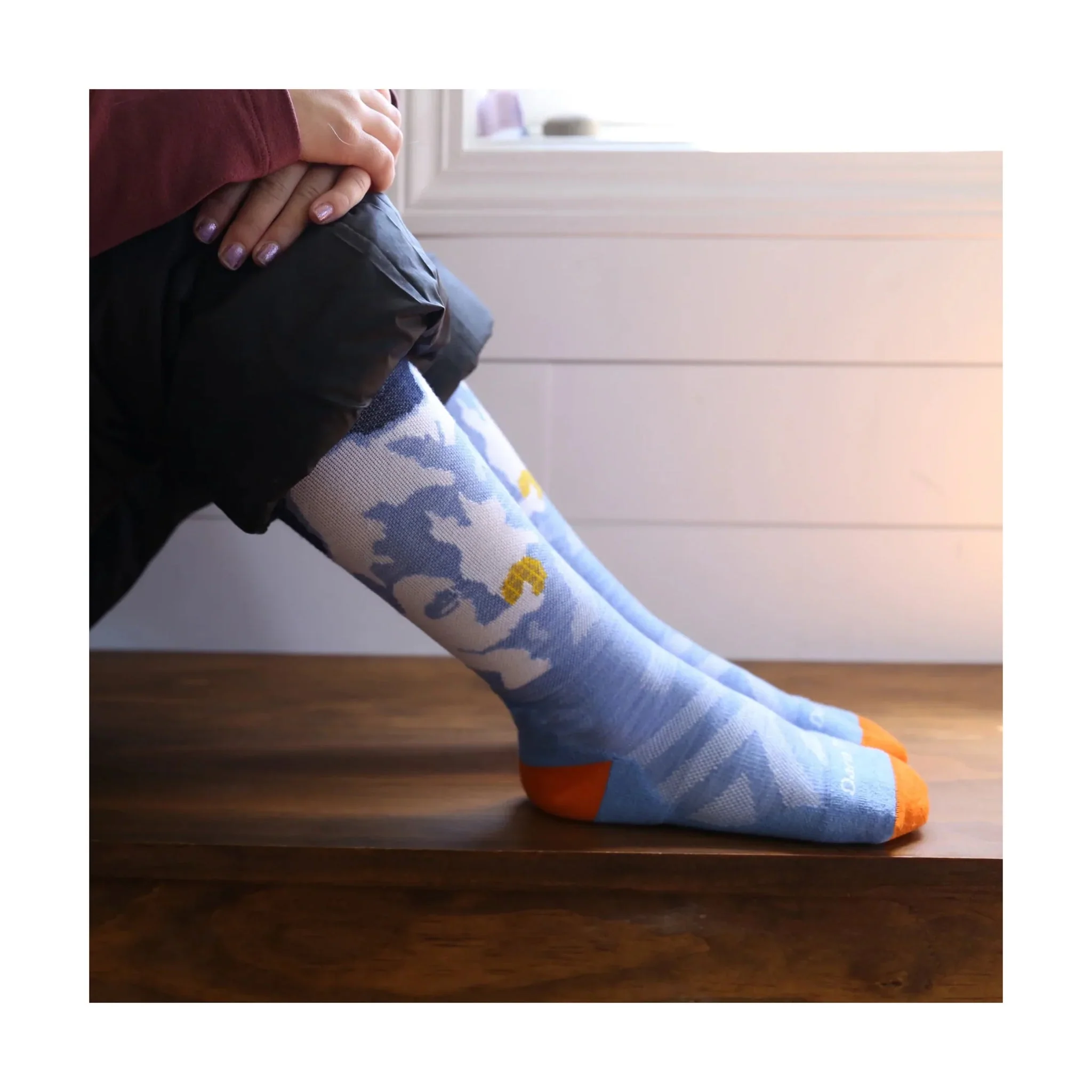 Darn Tough Vermont Kids' Little Yeti Over The Calf Midweight Ski and Snowboard Socks - Midnight - Image 5