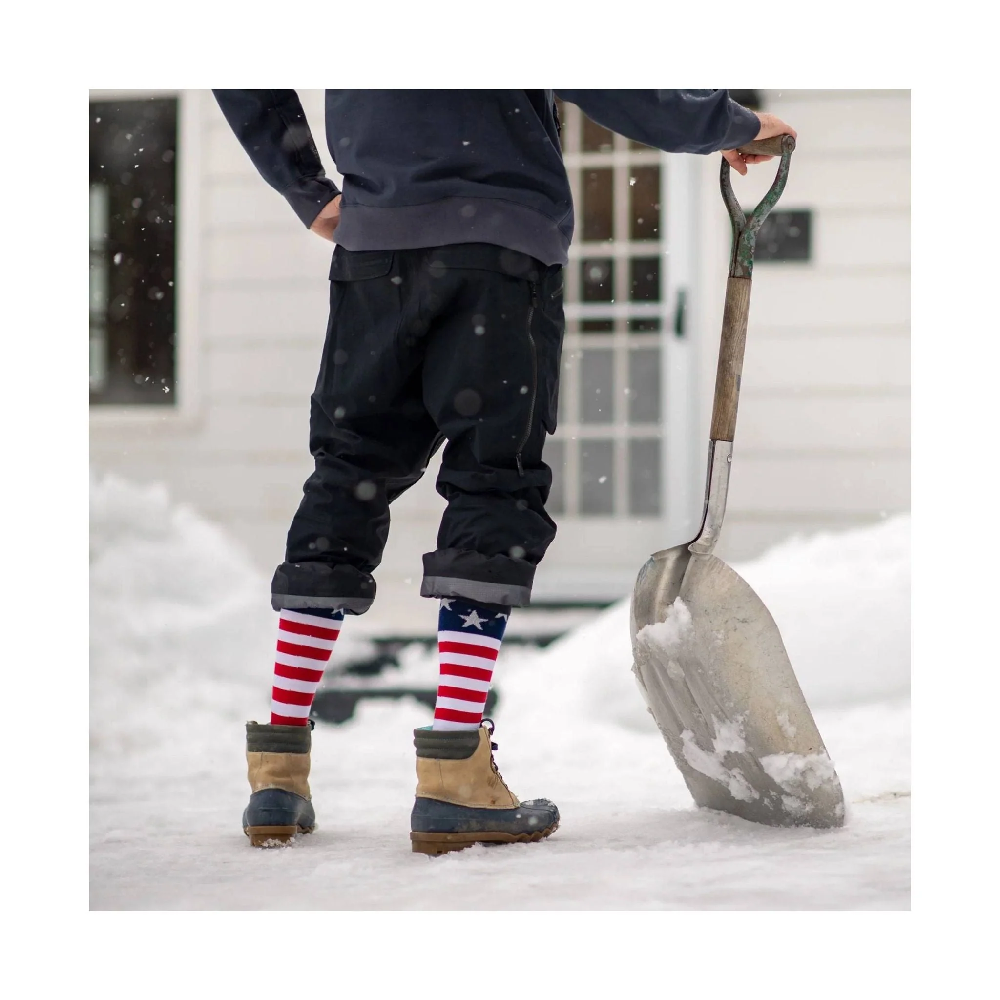 Darn Tough Vermont Men's Captain Stripe Over The Calf Midweight Ski and Snowboard Sock - Stars and Stripes - Image 2