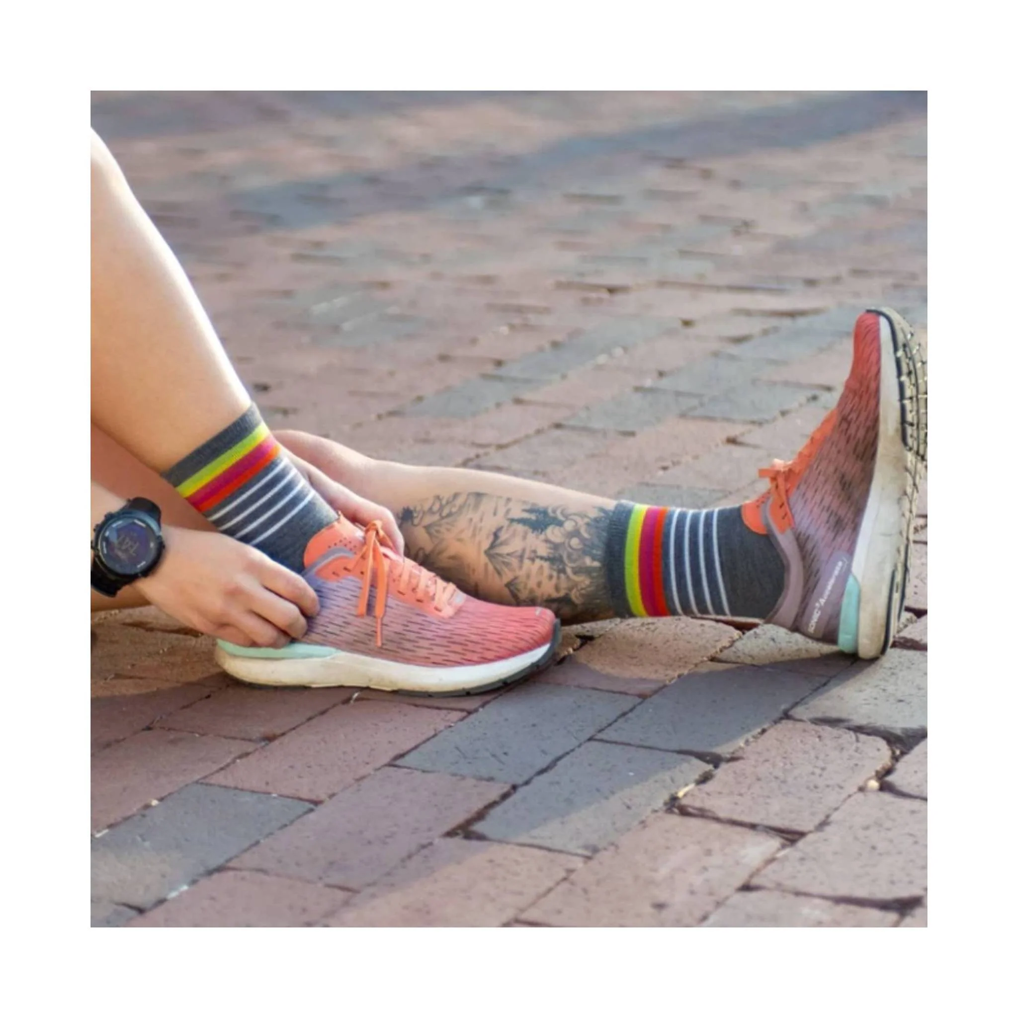 Darn Tough Vermont Women's Stride Micro Crew Ultra-Lightweight Running Sock - Gray - Image 4
