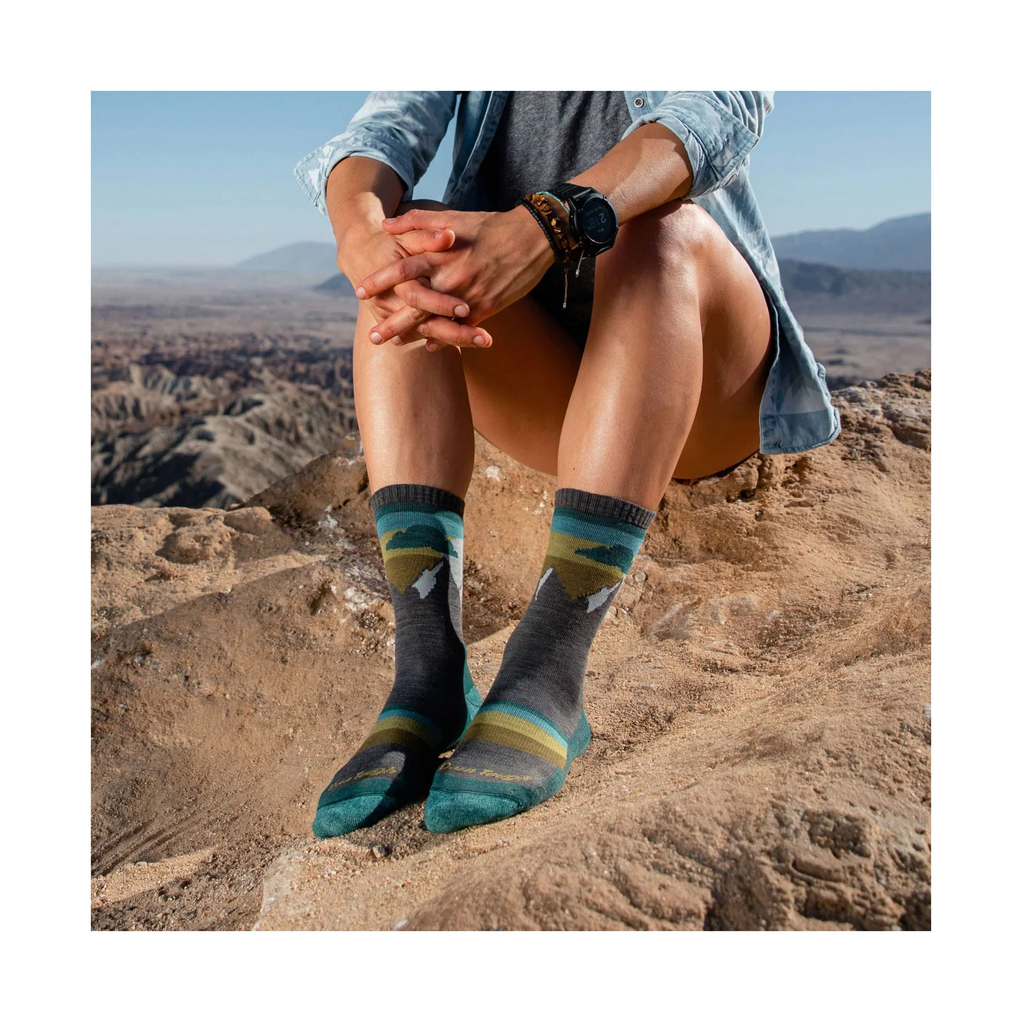 Darn Tough Vermont Women's Sunset Ledge Micro Crew Lightweight Hiking Sock - Taupe - Image 2